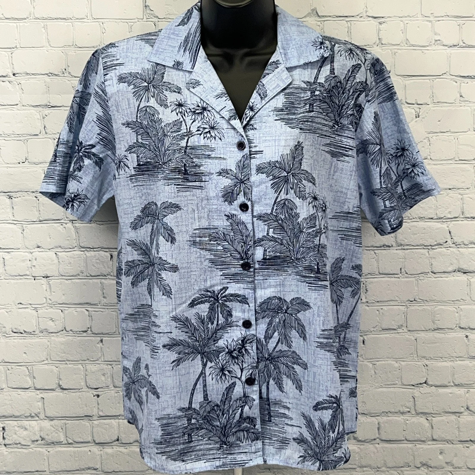 Vintage & Streetwear Women's Clothing: Tees, Jackets, Sweaters & More